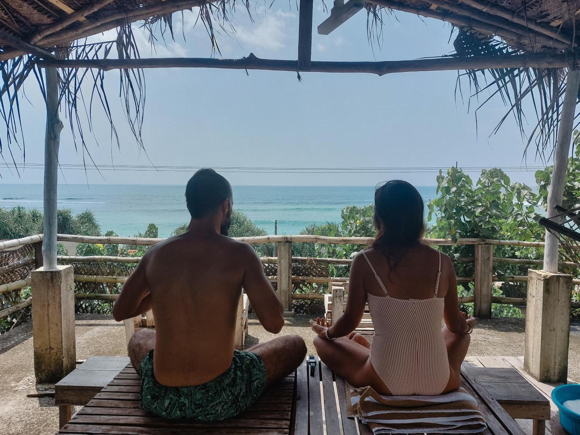 Хостел Gaia Ocean Surf Yoga Аханґама Екстер'єр фото