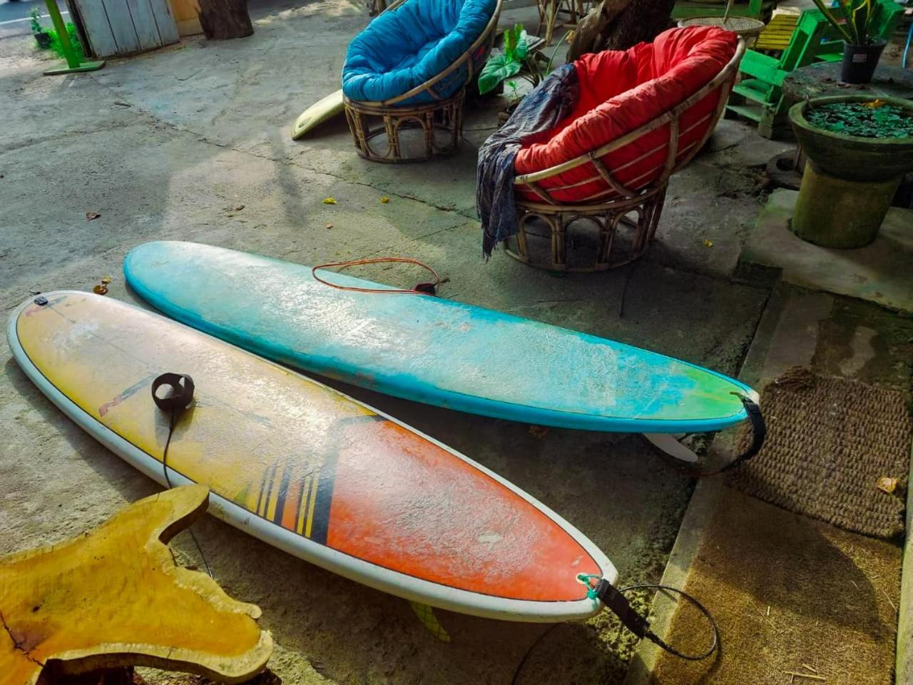 Хостел Gaia Ocean Surf Yoga Аханґама Екстер'єр фото
