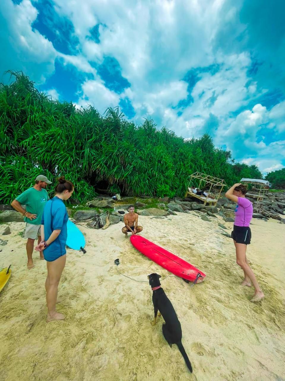 Хостел Gaia Ocean Surf Yoga Аханґама Екстер'єр фото